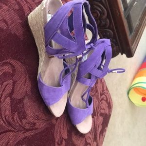 Vionic strappy wedge sandals